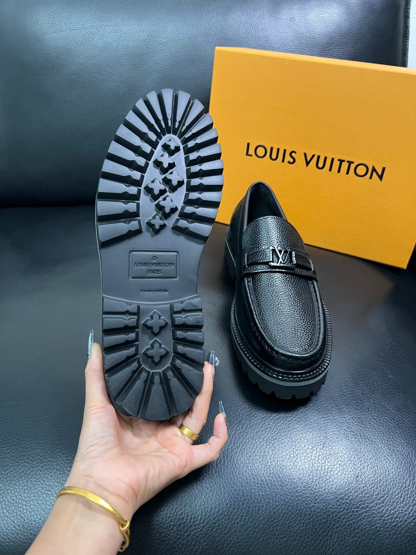 Men's shoes 💰780 Lv top purchasing Louis Vuitton leather shoes counter synchronization, uppers imported from Italy, imported water-dyed cowhide lining, soles: original soles specially provided by the original factory, original factory follow-up goods, high quality, welcome to compare, code number 38-44 (customized 45) 85842